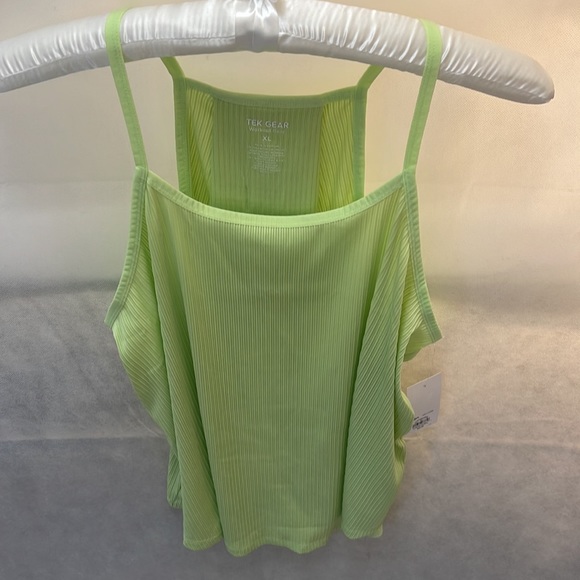 NWT Tek Gear Workout Top Sleeveless Brisk Mint, Size XL Lightweight, Relaxed fit - Picture 3 of 8